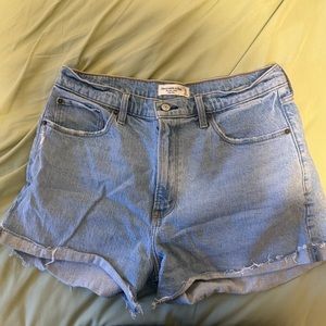 Abercrombie and Fitch the Mom Short High Rise Curve Love Size 31/12